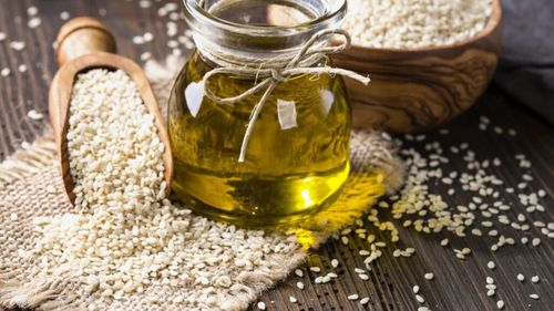 Cele mai sănătoase și cele mai puțin sănătoase uleiuri / Ce beneficii și ce riscuri aduc fiecare dintre ele pentru sănătate 