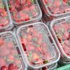 Nu cumpăra căpșuni dacă observi aceste semne / Un fermier explică de ce unele fructe se strică mult mai repede decât altele
