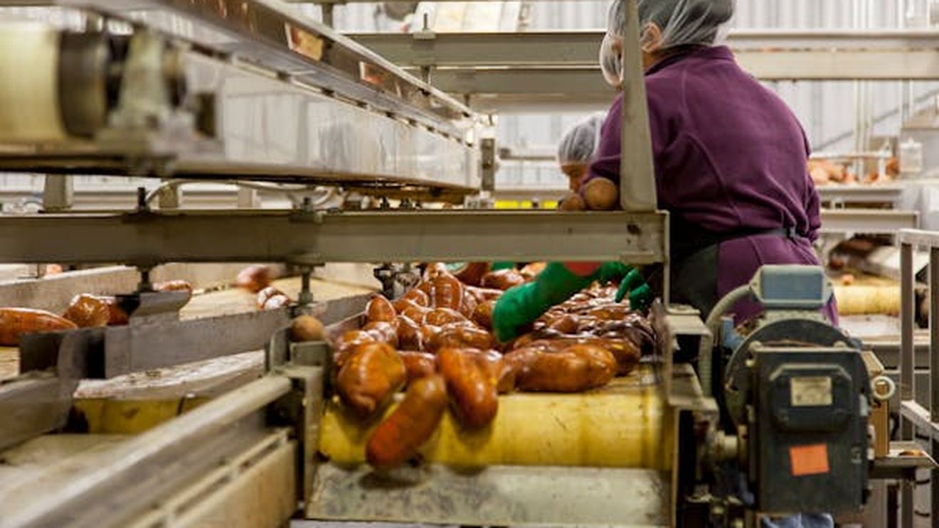 Aproape 200 de amenzi date în iunie de ANSVSA în industria alimentară în urma repetării controalelor