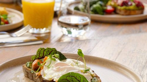 Aliment de bază pentru un mic dejun „sănătos”, asociat cu o creșterea accelerată a cazurilor de diabet / Specialiștii recomandă să consumați fructe întregi, în loc de suc de fructe, pentru a diminua riscul de diabet