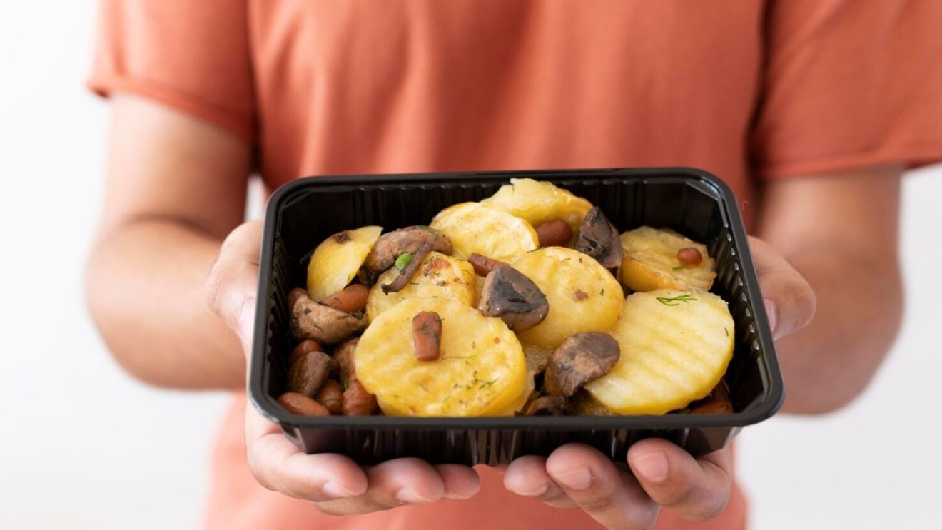 Obiceiul banal din bucătărie care te poate costa sănătatea / Greșeala de depozitare a alimentelor pe care mulți o fac zilnic