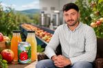 VIDEO | Mózes Tamás, fondatorul unui brand de sucuri naturale presate la rece: „Cea mai mare provocare nu mai este producția, ci vânzarea”. „Pe piață sunt branduri mari și mai ieftine. Trebuie să ne găsim locul”/ Cum sunt făcute sucurile fără zahăr și aditivi