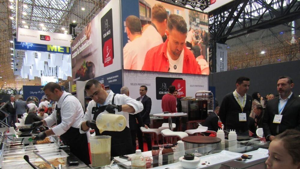 FoodService & Hospitality Expo 2025 a început sâmbătă/ Demonstrații de cooking, degustări și mulți profesioniști din HoReCa prezenți la Hala Laminorul