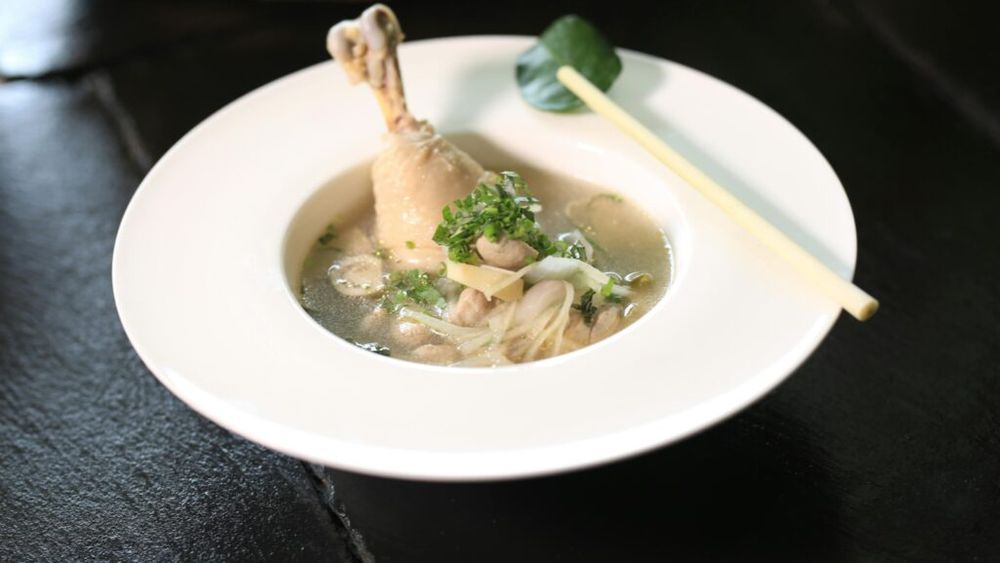 Un nutriționist dezleagă misterul popularității supei de pui. Vezi ce spune despre efectele ei tămăduitoare