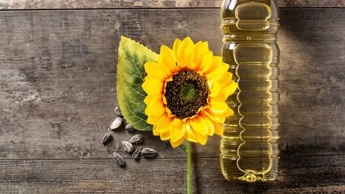 Uleiul de floarea-soarelui a detronat uleiul de măsline în bucătăriile spaniole, din cauza exploziei preţurilor