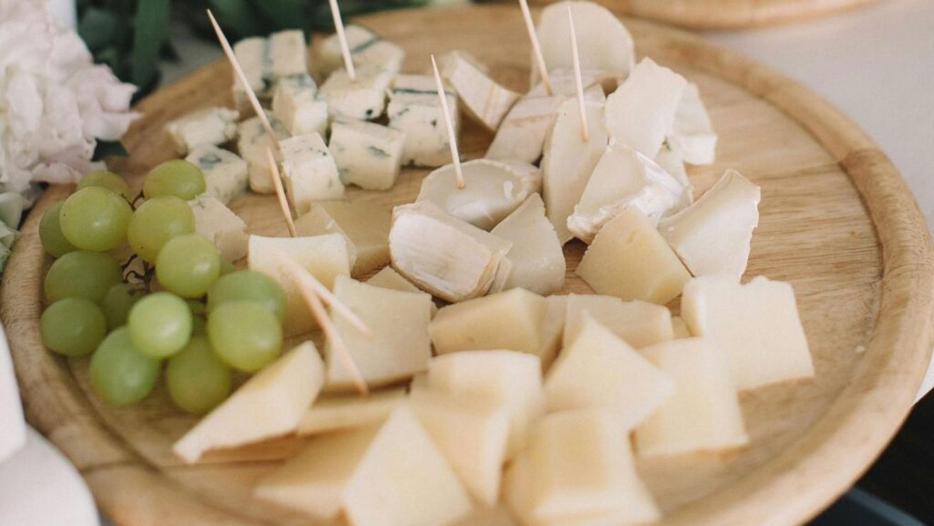 Bulgaria: brânza artificială se vinde legal, în timp ce produsele din lactate naturale sunt în scădere