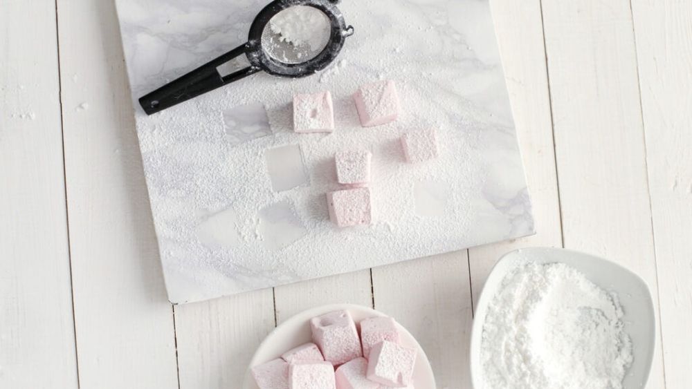 Ceva dulce/Cum să faci Marshmallows de casă/Bomboanele pufoase și dulci sunt ușor de preparat și se pot face cu diferite arome