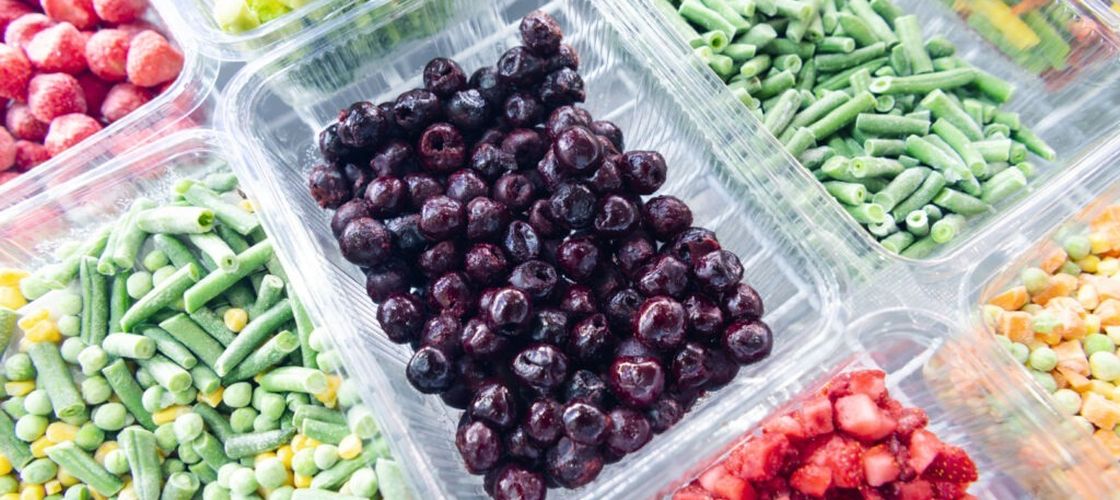 Tendințe de consum: Tot mai mulți români aleg dieta plant-based / Reprezentant magazin online: „9 din 10 coșuri de cumpărături conțin fructe și legume” / Nutriționist: „Aproximativ jumătate din farfuria zilnică ar trebui să fie formată din legume și fructe”