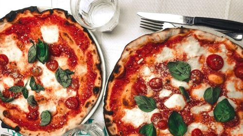 ABC în bucătărie: 3 tipuri de aluat pentru pizza cu care te-ai întâlnit în diverse pizzerii și ar fi bine să știi mai multe despre fiecare