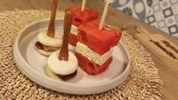 VIDEO FOTO | „Sandwich-uri” fără pâine. Două variante care se fac în câteva minute și se pot servi ca gustare sau aperitiv