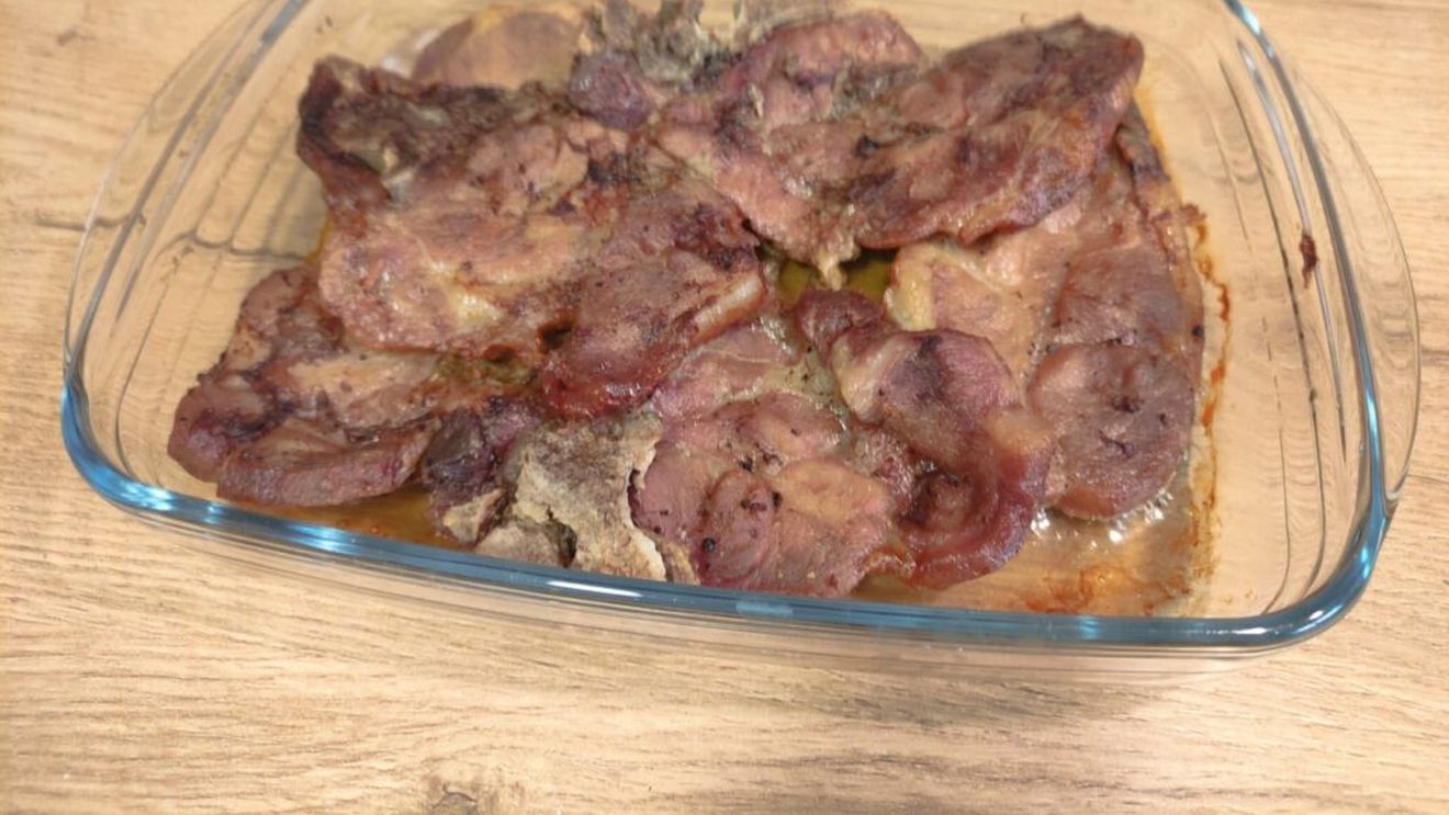 VIDEO. Rețetele Juanitei | Friptură de porc, preparată la cuptor, în pungă/ Gătită într-o pungă specială pentru copt, este fragedă și se topește în gură/ Procedeul se poate aplica oricărui tip de carne