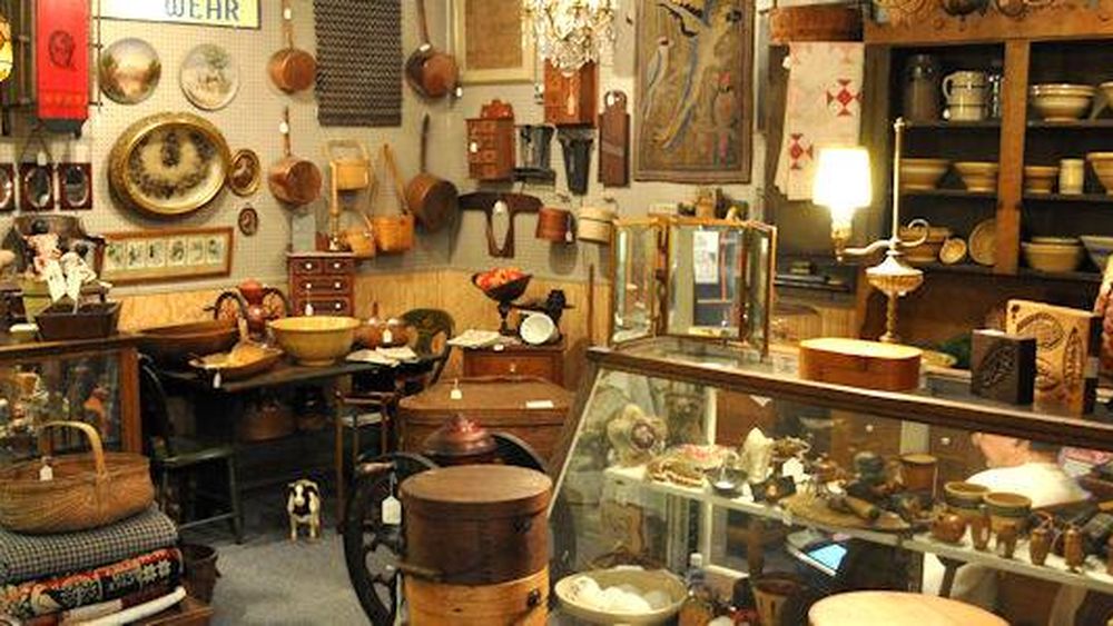 Cafea, ciocolată, gumă de mestecat și alimente erau confiscate de Securitatea comunistă din pachetele trimise de românii din străinătate/ Ulterior erau valorificate la magazinele „Consignația”