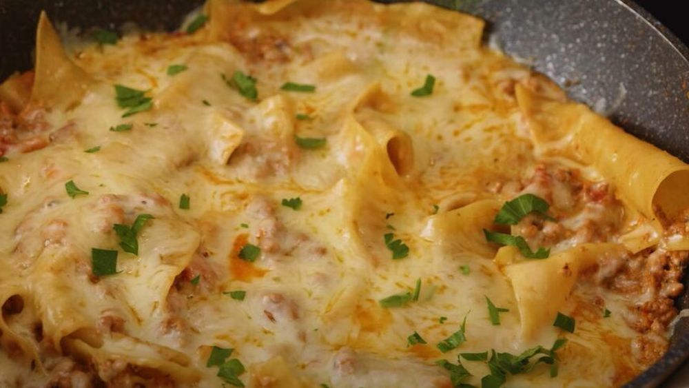 VIDEO | Lasagna la tigaie – Rețetă rapidă și delicioasă, fără să petreci ore întregi în bucătărie
