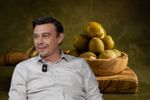 VIDEO | Se poate găti sau nu cu ulei de măsline extravirgin? Cătălin Adam, fondatorul Eliada, explică de unde a apărut acest mit și până la ce temperatură poate fi încălzit fără probleme