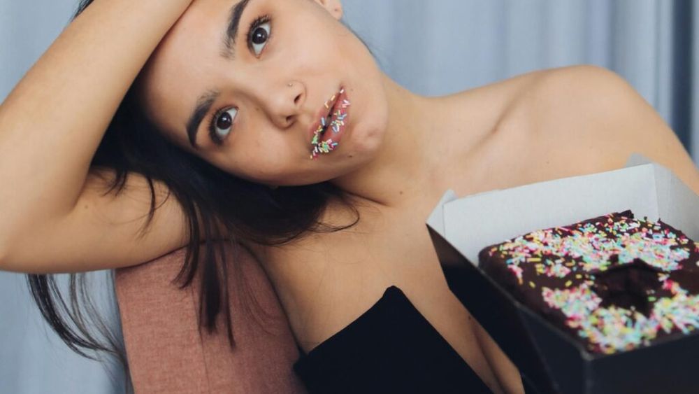 Mănânci multe dulciuri? Riști să îmbătrânești mai rapid! /Un studiu recent arată că aportul ridicat de zahăr poate grăbi îmbătrânirea, în timp ce dieta bogată în antioxidanți o poate încetini