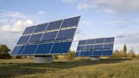Arenda agricolă, zdrobită de chiriile pentru panouri solare / Proprietarii pot încasa până la 4.500 de euro pe hectar pe an