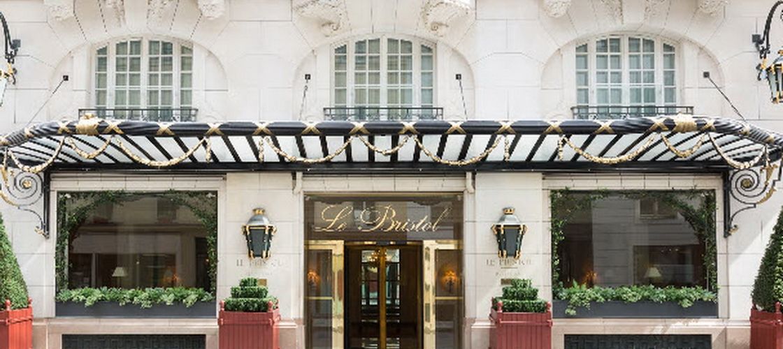 Incendiu în bucătăria restaurantului din incinta hotelului Bristol din Paris/ Locația a fost redeschisă după câteva ore