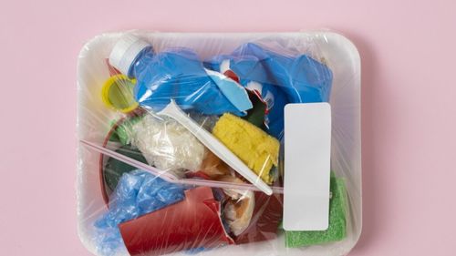 Studiu în șase țări europene mari: peste jumătate din ambalajele de plastic ale alimentelor sunt inutile