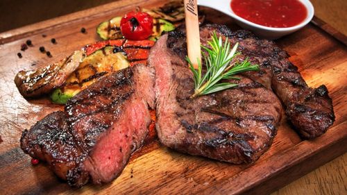 ABC în bucătărie | Cum congelezi și decongelezi carnea în siguranță/ Ce recomandă măcelarii profesioniști