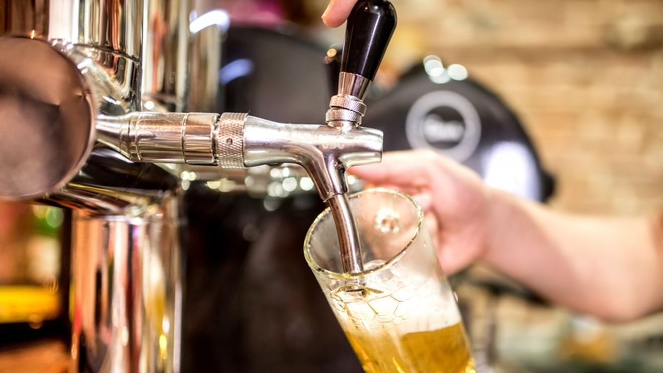Controale sub acoperire în puburile din Australia: O treime dintre băuturile servite au cantități mai mici decât cele plătite