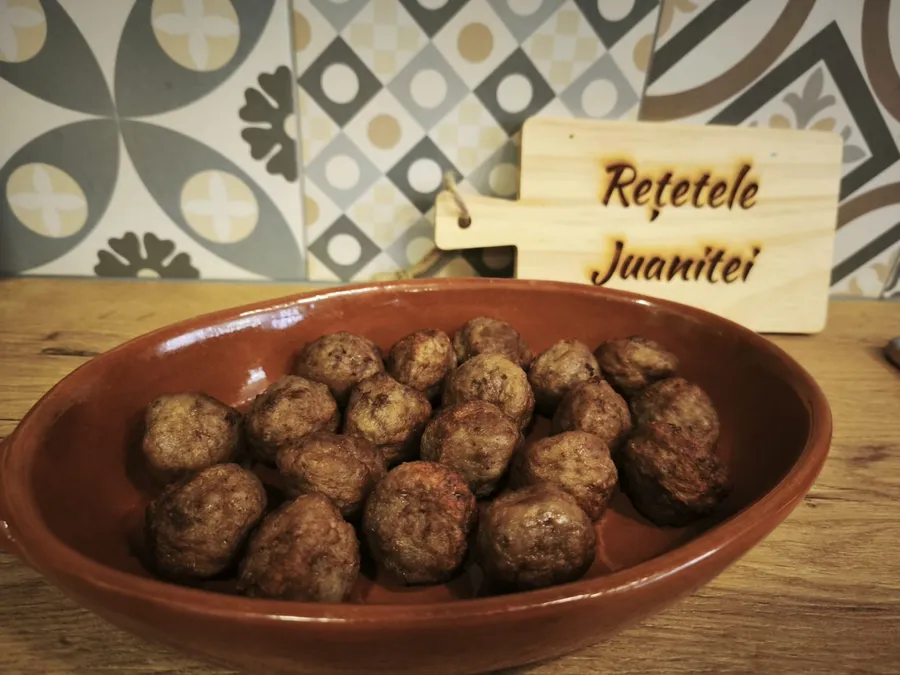 chiftelute suedeze cu sos de mustar