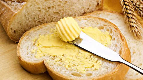 Unt sau margarină în prăjituri sau aluaturi? Un specialist în alimentație explică diferența care poate schimba complet rezultatul