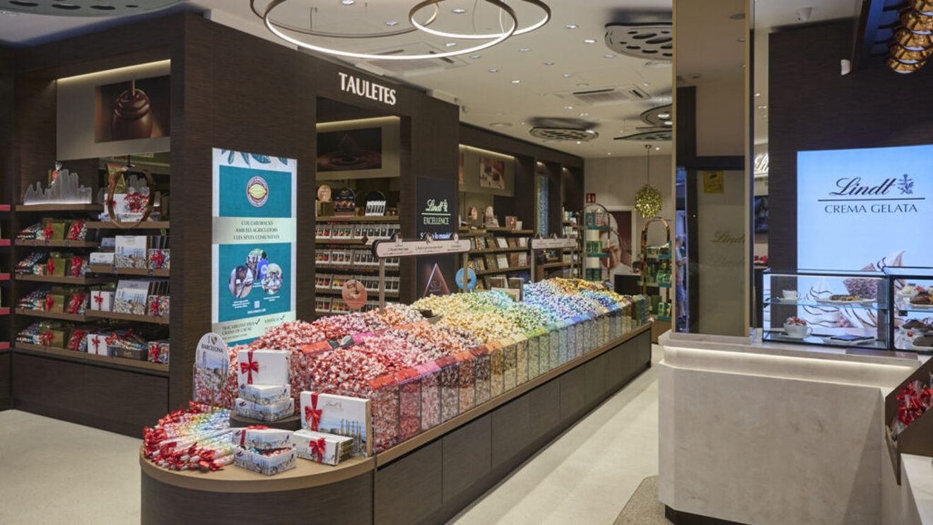 Grupul Lindt reduce din nou estimările de vânzări pentru 2026. Prețul ridicat la cacao și valurile de căldură afectează cererea