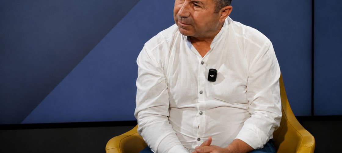 VIDEO | De ce „cârnații oltenești” nu mai au aceeași rețetă de la un producător la altul / Aurel Simion, producător local: „Fiecare a venit cu propriul standard”