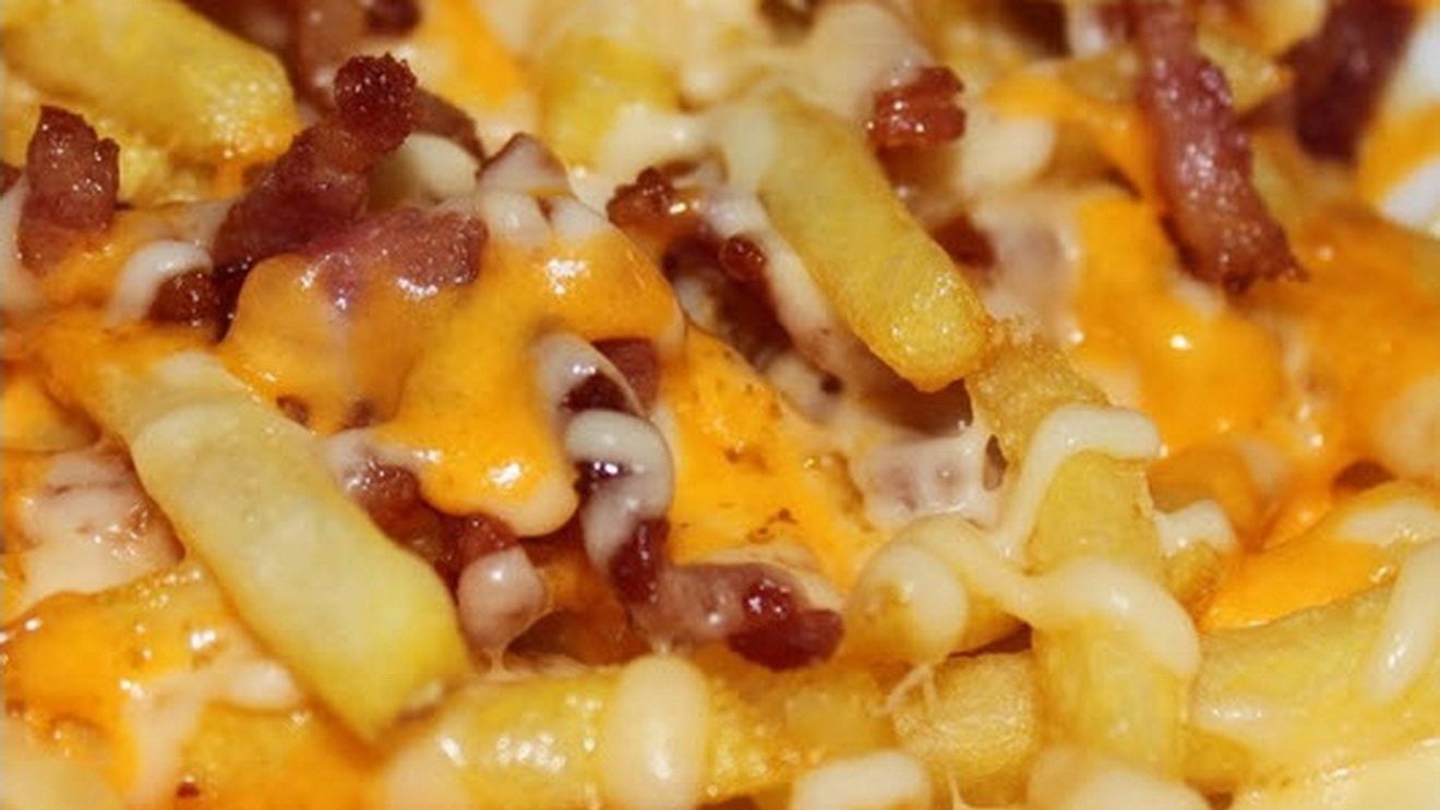 Rețetele Juanitei | Cartofi cu bacon și brânză/ Ți-au rămas ceva cartofi de la masa de Paște? Transformă-i într-un produs gratinat apetisant