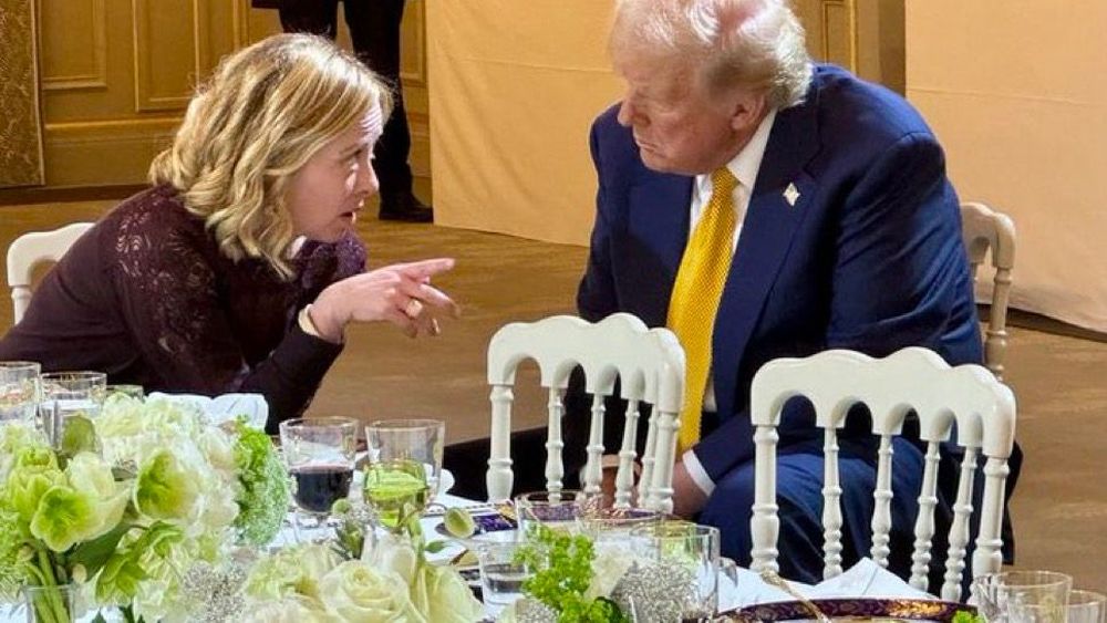 Premierul italian Giorgia Meloni a luat cina cu preşedintele american ales Donald Trump / „Sunt aici cu o femeie fantastică. Ea a cucerit Europa” (FOTO-VIDEO)