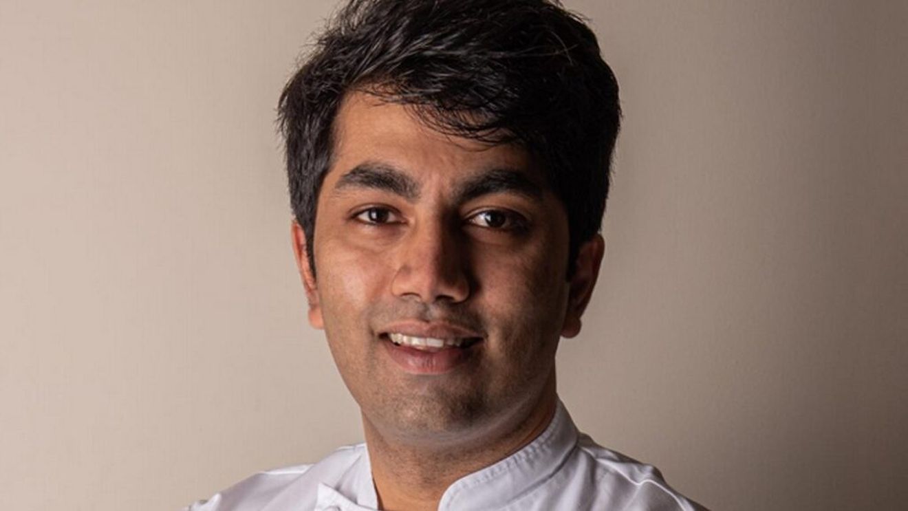 Un restaurant indian obține pentru prima dată trei stele Michelin. Este vorba de localul Trèsind Studio din Dubai, condus de chef Himanshu Saini, un vizionar de doar 34 de ani