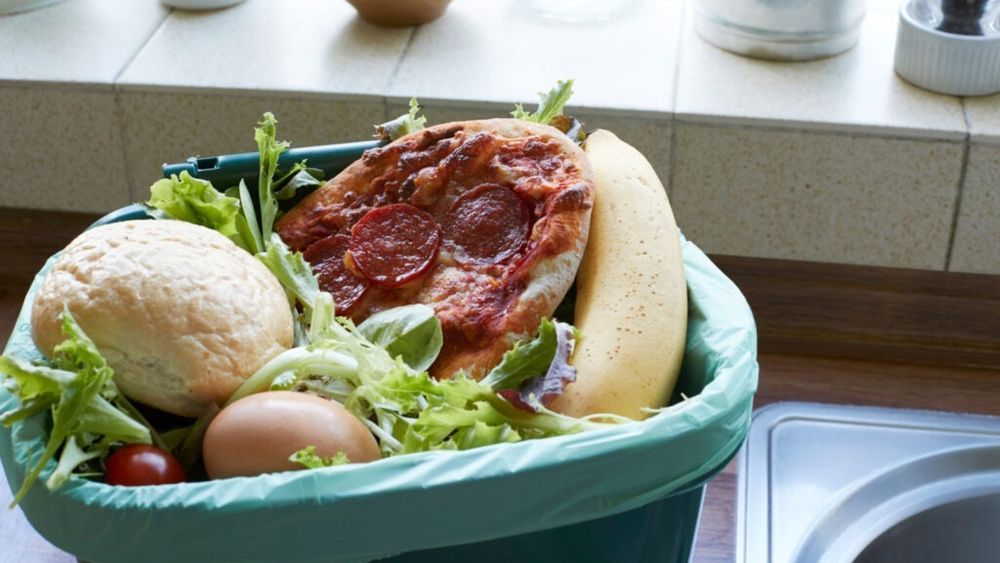 Cum stăm la capitolul risipă alimentară? Un chestionar în rândurile cititorilor G4food confirmă că cel mai mult se aruncă mâncarea gătită. Răspunsurile arată deschidere spre achiziția de produse la limita termenului de valabilitate