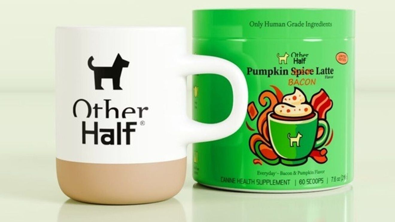 Latte cu dovleac și bacon pentru câini: Trendul sezonier care cucerește stăpânii de animale
