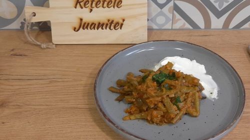 Rețetele Juanitei | Mâncărică de păstăi cu usturoi verde și roșii/ Fasolea verde proaspătă este o trufanda în această perioadă