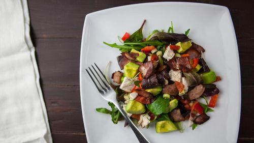 10 sfaturi pentru slăbit, de urmat în 2025/ Evită dietele rapide, dormi suficient, nu te stresa, nu elimina grăsimile bune din alimentație și, categoric, vei reuși să pierzi în greutate