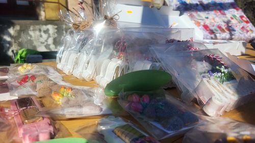 Cantina pentru elevi „Bucate din Vecinătate" de la Saschiz va fi finanțată cu banii din vânzările de mărțișoare de la târgul din localitate