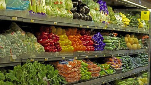 Autoritatea Naţională Fitosanitară anunță că va efectua în acest an cu 42% mai multe probe la legumele şi fructele din producţia autohtonă