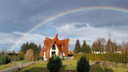 Schimbări la Castelul de Lut Valea Zânelor: Proprietarul explică de ce a introdus voucherul de 50 de lei care poate fi folosit la terasă pentru mâncare / Accesul ar urma să fie restricționat și mai mult