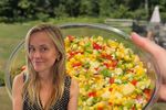 Rețeta de salată de porumb moștenită de Reese Witherspoon de la bunica ei / Preparatul simplu de vară e și mai bun a doua zi