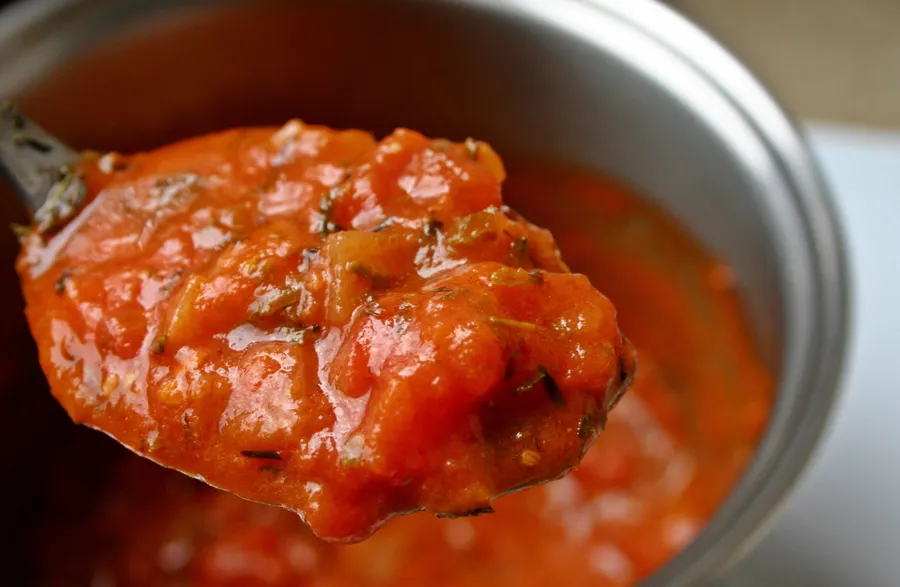 marinara-sos-de-rosii-bucatarie-italiana-retete-paste-gatit