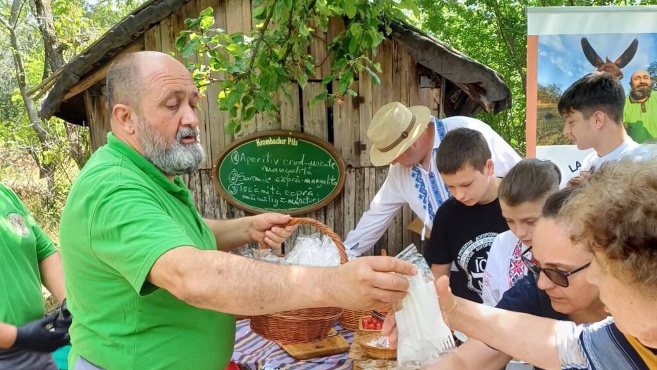 Pentru două zile, Ținutul Buzăului se mută la București. Week-end cu delicatese, artizanat și voie bună recomandat de Charlie Ottley