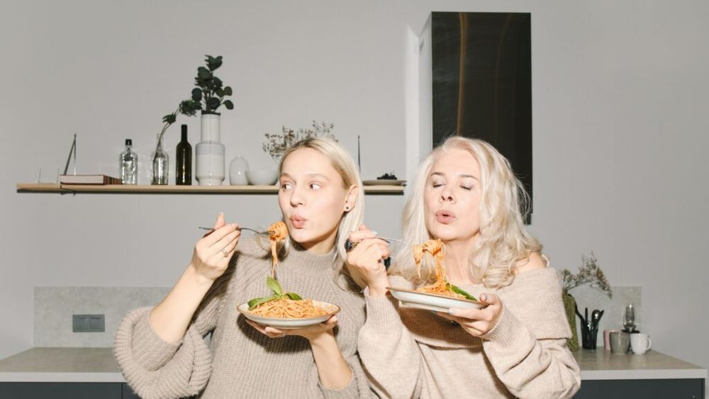 8 alimente cu efect anti-îmbătrânire, care te-ar putea ajuta să pari mai tânăr/ă decât ești