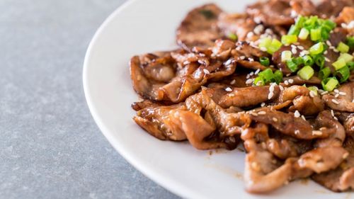 Carnea falsă vegetală, legată de mai multe decese din cauze cardiace. Alimentele vegane pot îmbunătăți sănătatea, dacă nu sunt ultraprocesate