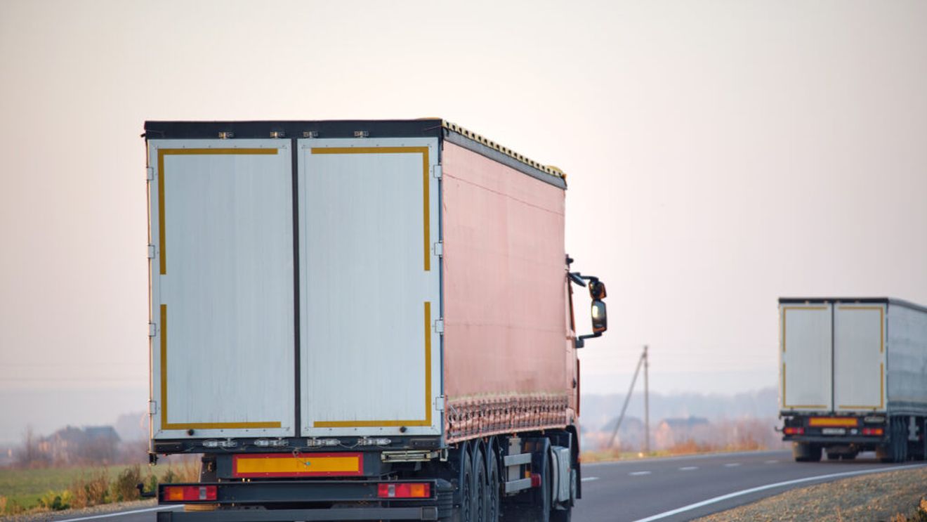 UNTRR: TollRo poate majora cu până la 8% costurile transportului intern. Transportatorii cer suspendarea sancțiunii de 2.000 de lei