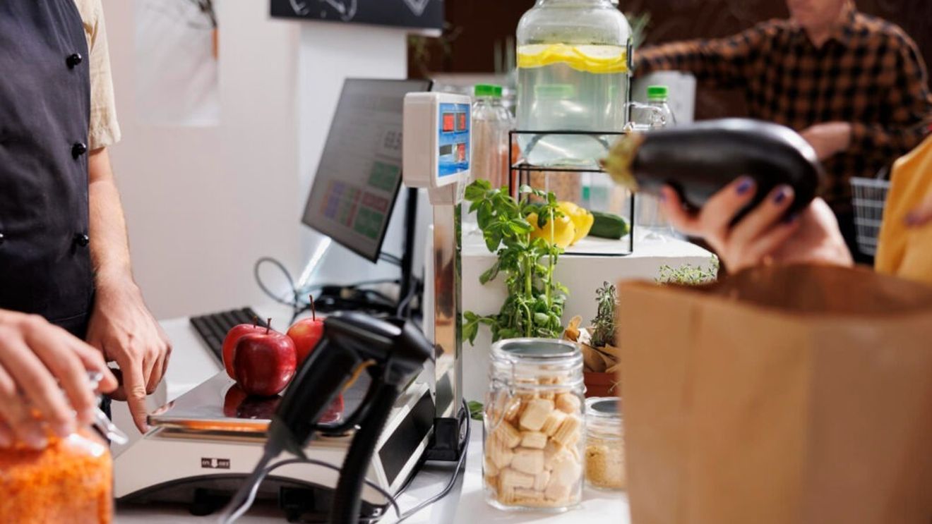 Acordul comercial SUA-Marea Britanie: Oportunitate economică sau amenințare pentru industria alimentară britanică? / Reducerea tarifelor aduce beneficii industriei auto și siderurgice, dar ridică semne de întrebare privind standardele alimentare 