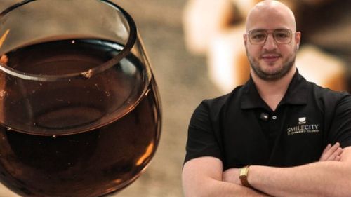 INTERVIU | Detartrajul, calea de a menține dinții sănătoși / Dr. Fadi Cherry (stomatolog): „Nu mănânci și nu bei nimic două ore după procedură, iar ulterior, eviți cafeaua, vinul roșu și ceaiul negru, pentru că pigmentează dantura”