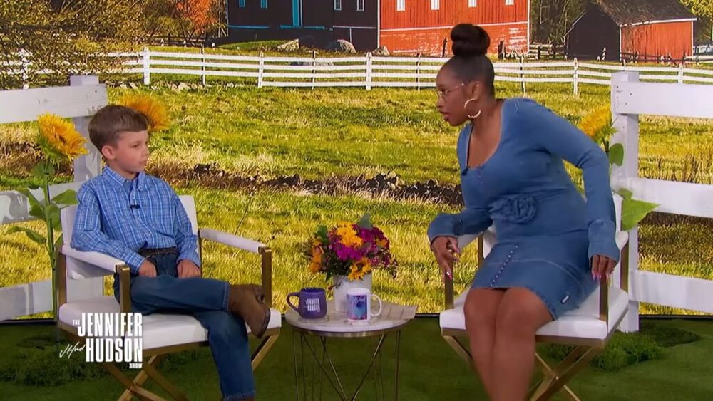 Cântărețul Blake Shelton laudă un fermier în vârstă de 8 ani: „Sunt un mare fan” / Copilul preferă echipamentele John Deere, dar artistul e un „tip Kubota”