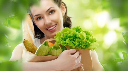 O alimentație sănătoasă poate prelungi viața cu peste un deceniu și reduce riscul de cancer, conform unui studiu / Diferența dintre dieta optimă și cea occidentală