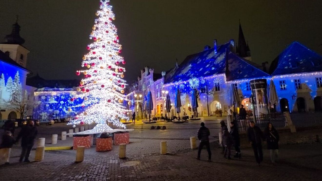 VIDEO | Cel mai vechi târg de Crăciun modern de la noi, Târgul de la Sibiu/ Cu toate că e plin de dulciuri, îți lăsă un gust ușor amar