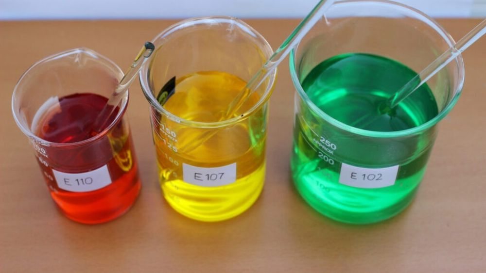 Studiu: Coloranții alimentari pot dăuna microbilor intestinali